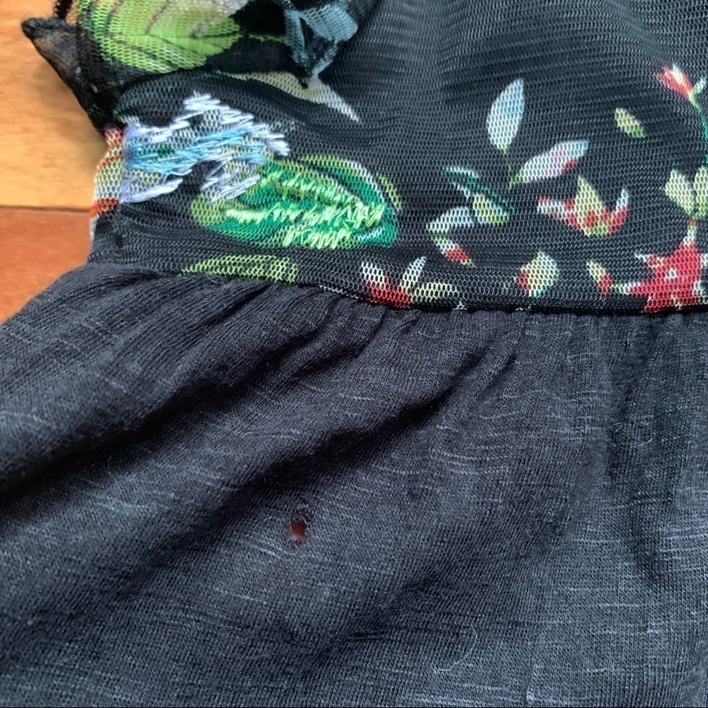 Hannah Embroidered Floral Top - Picture 3 of 6